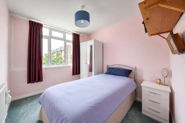 Deanery Road, London, E15, photo 5