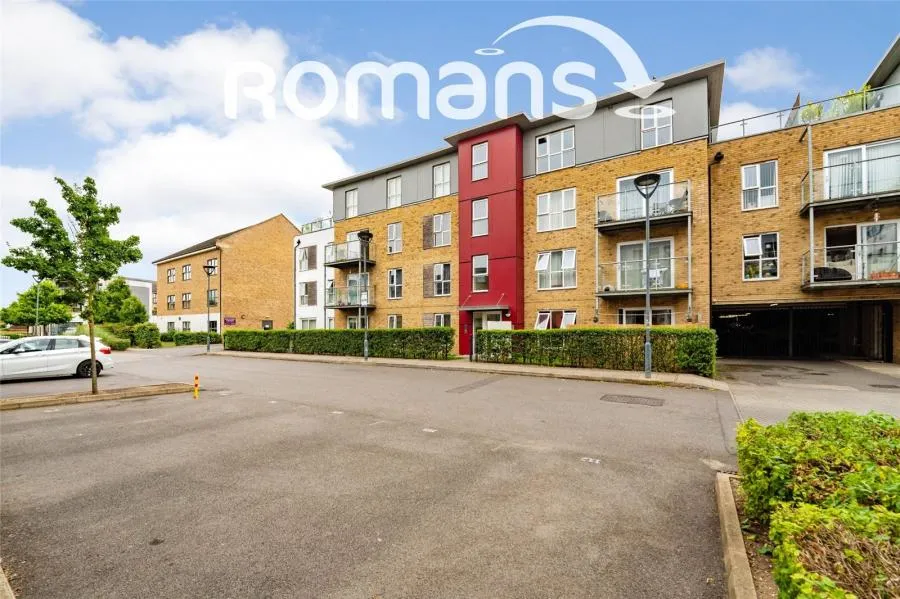 2 bed flat for sale, Wintergreen Boulevard, West Drayton, UB7