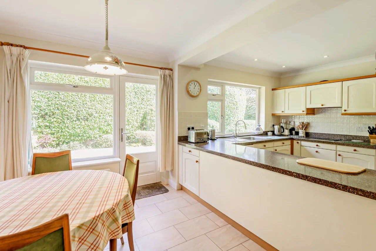 Chanctonbury Drive, Ascot, Berkshire, SL5 9PT, photo 6
