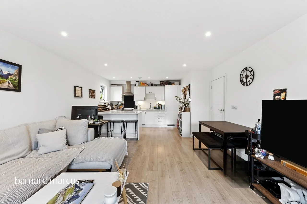 Hardwick Close, Epsom, KT19, photo 4