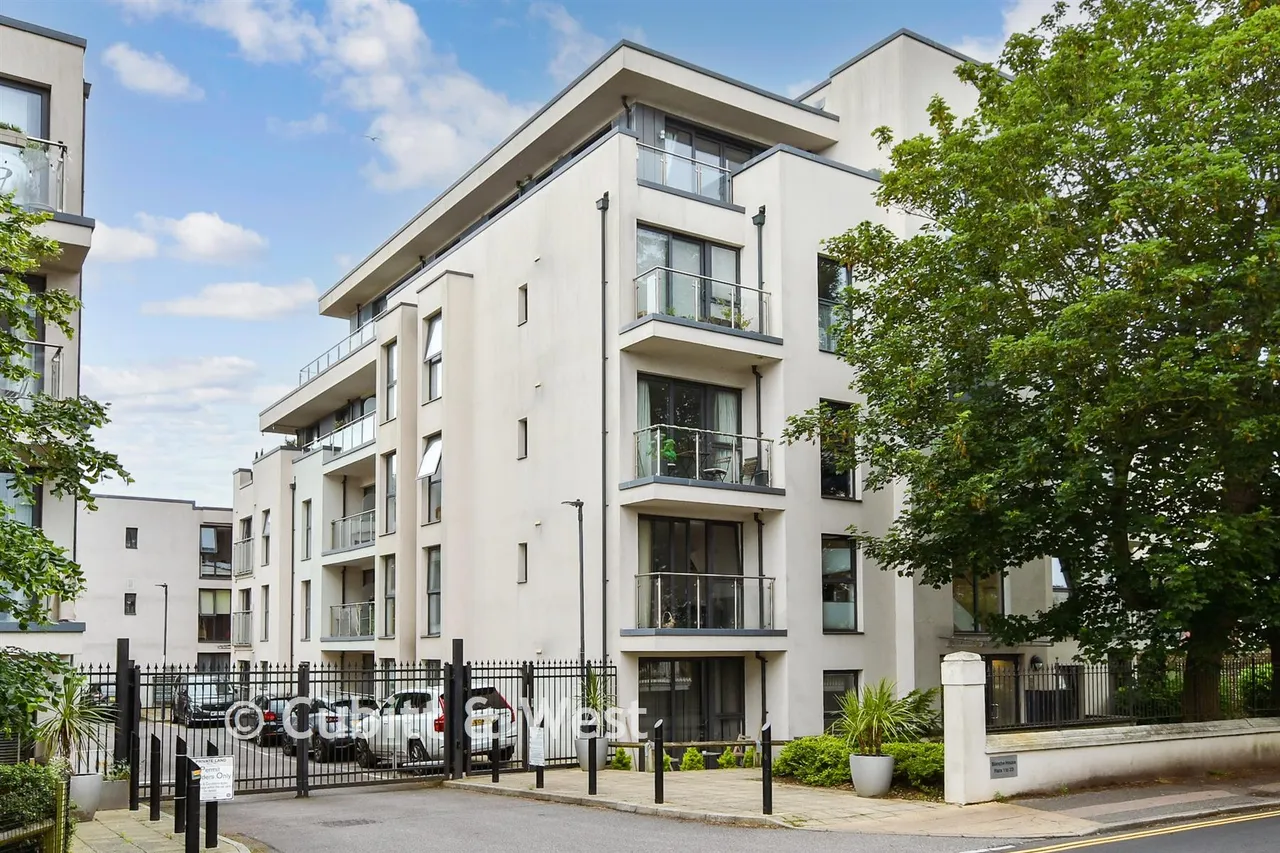 2 bed flat for sale, Dyke Road, Brighton, BN1