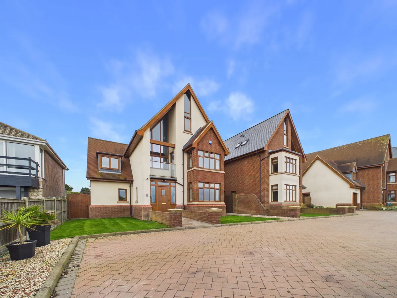 4 bed house for sale, Kestrel View, The Lees