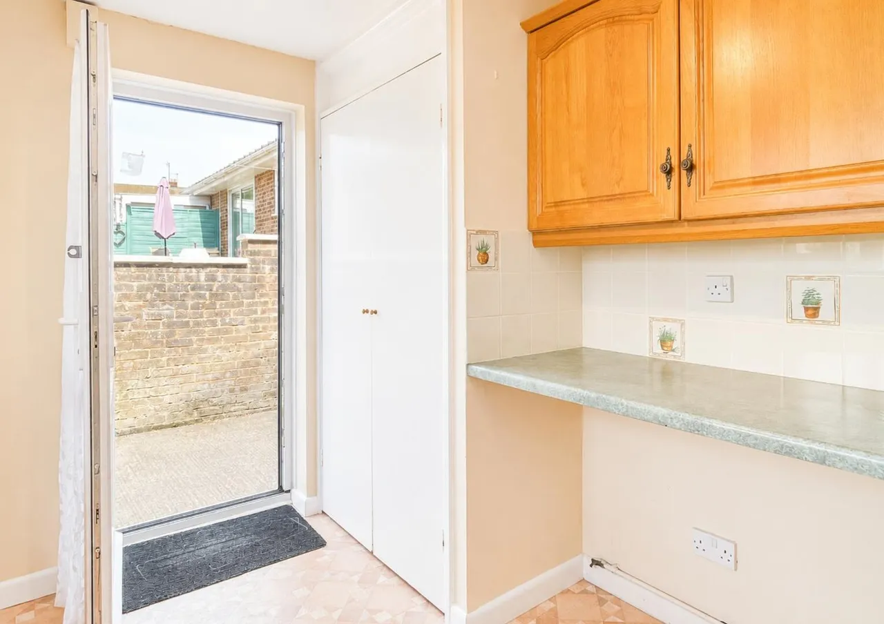 Elliott Close, Frome BA11 2JL, photo 6