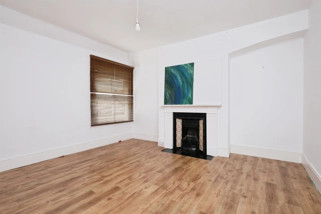 South Street, Eastbourne, BN21, photo 2
