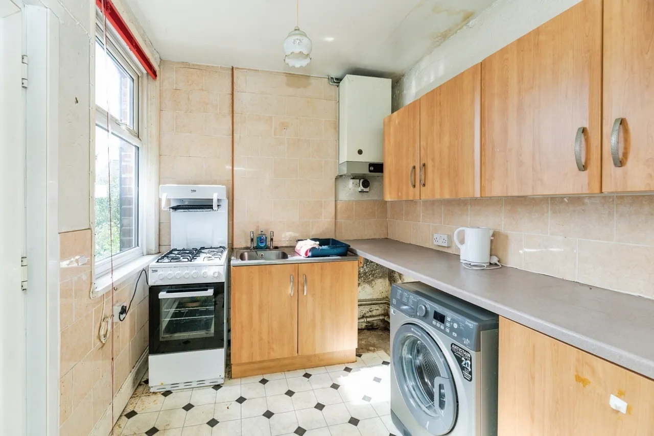 Firth Park Crescent, Sheffield, South Yorkshire, S5, photo 3