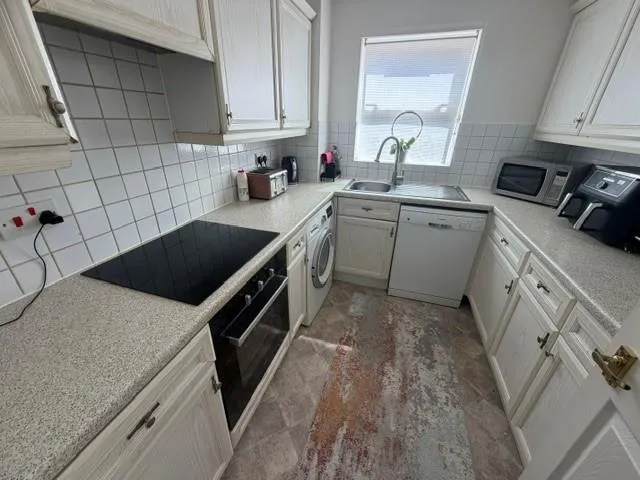 Caldew Court, Bunns Lane, Mill Hill, photo 5