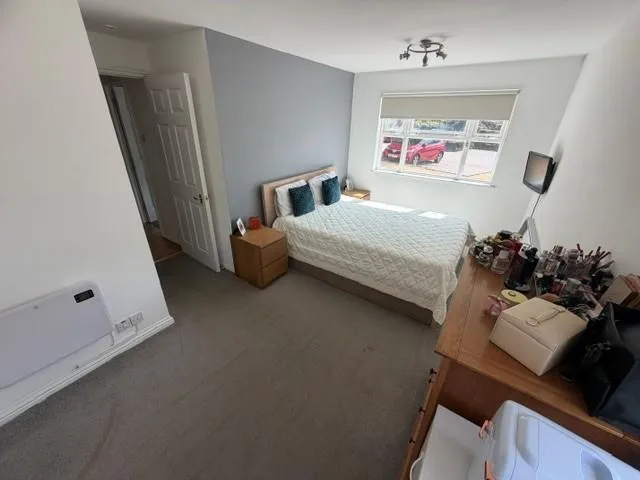 Caldew Court, Bunns Lane, Mill Hill, photo 8