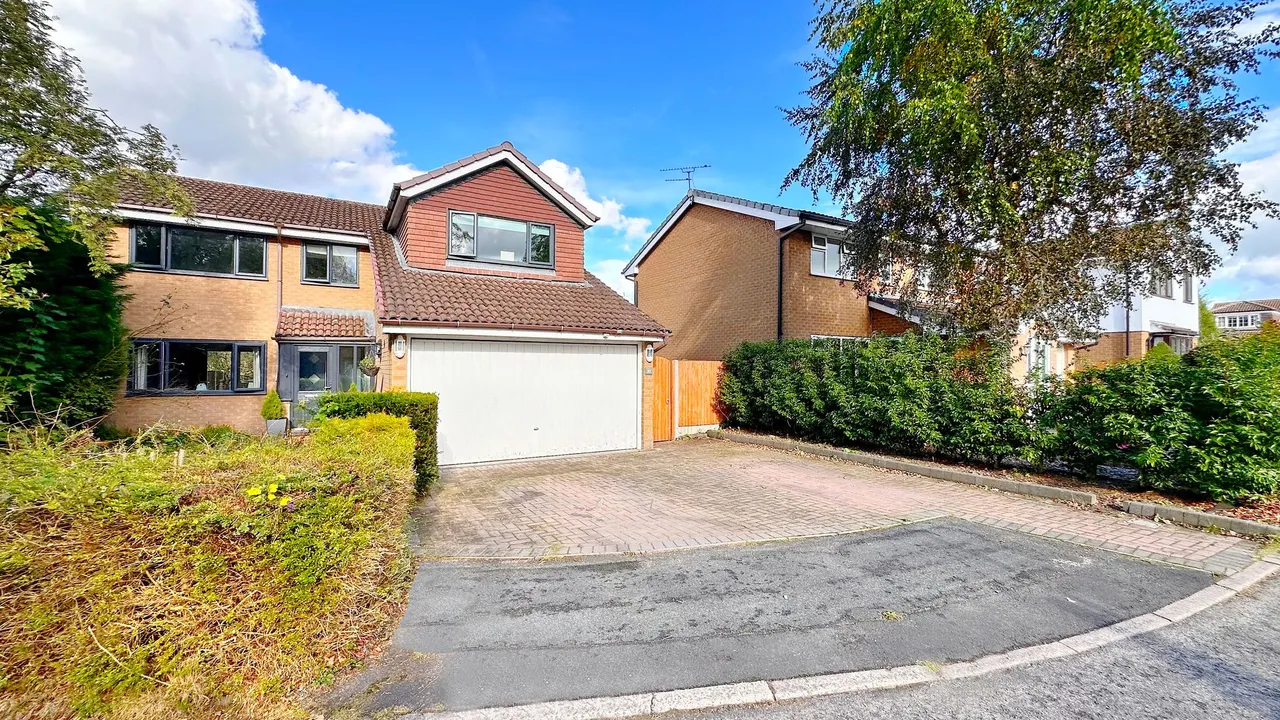 4 bed house for sale, Whitby Close, Stockport
