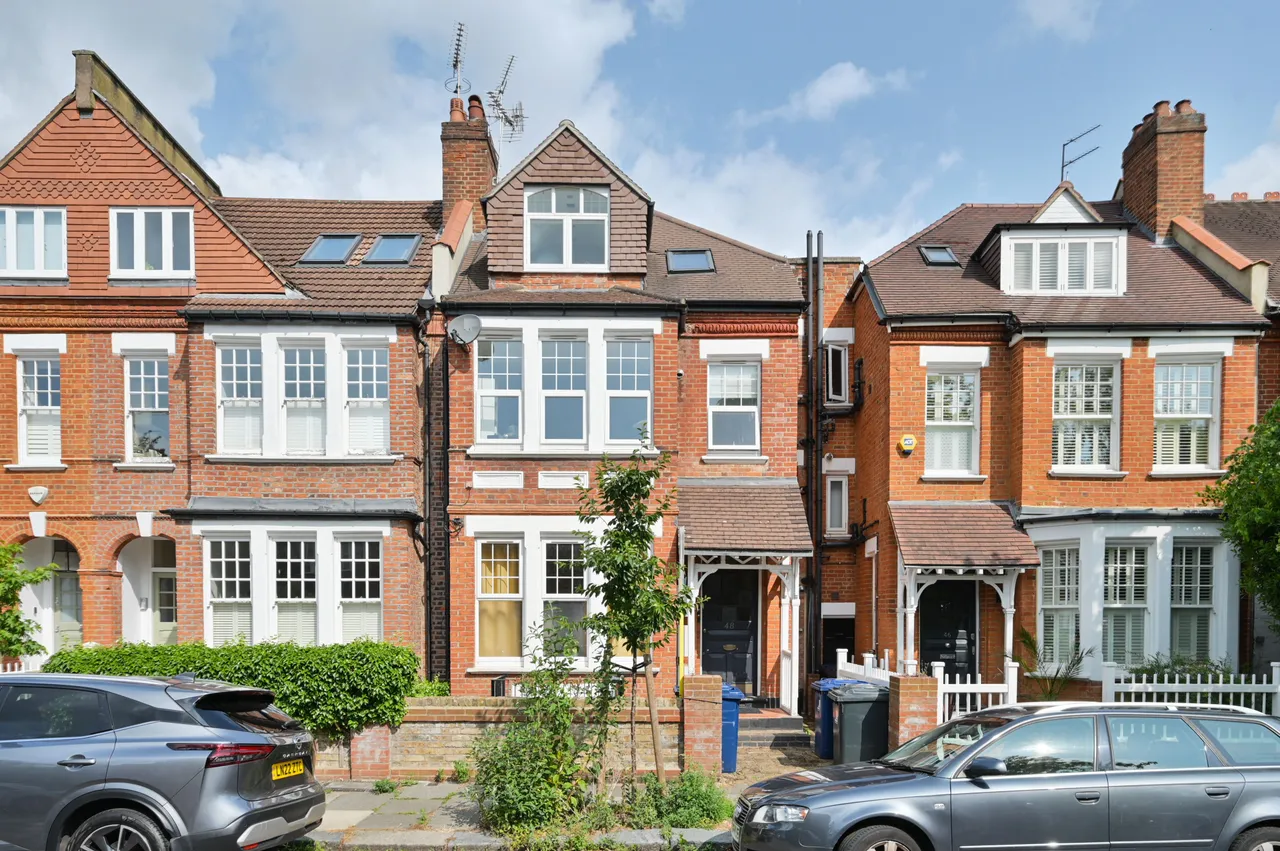 2 bed flat for sale — Top Floor, 48 Fairlawn Grove, London