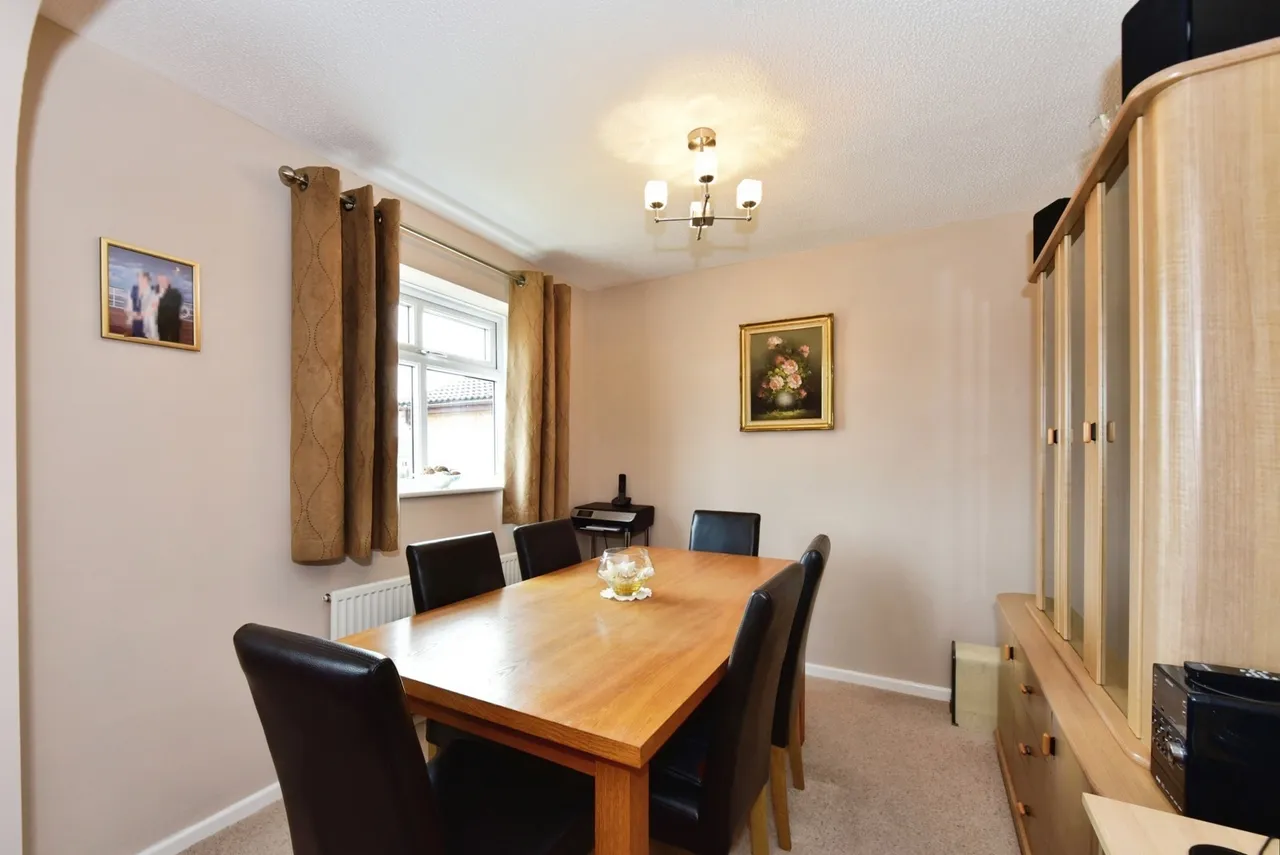 Nether Oak Close, Sothall, Sheffield, S20, photo 7