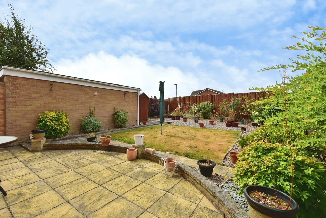Nether Oak Close, Sothall, Sheffield, S20, photo 14