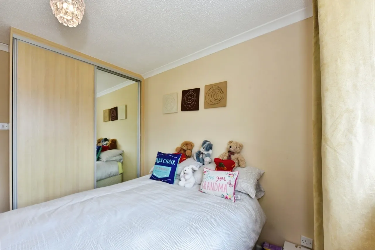 Nether Oak Close, Sothall, Sheffield, S20, photo 12