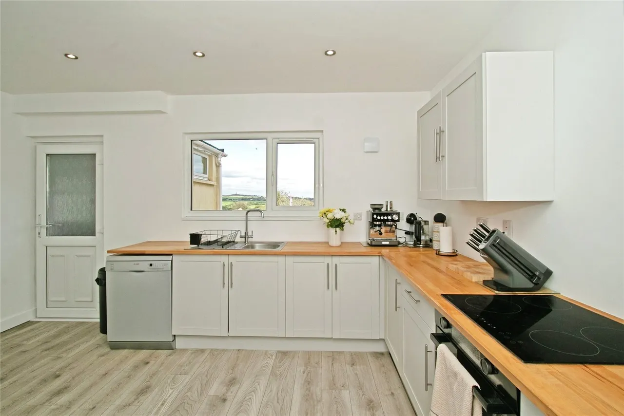 Grenville Gardens, Troon, TR14, photo 2