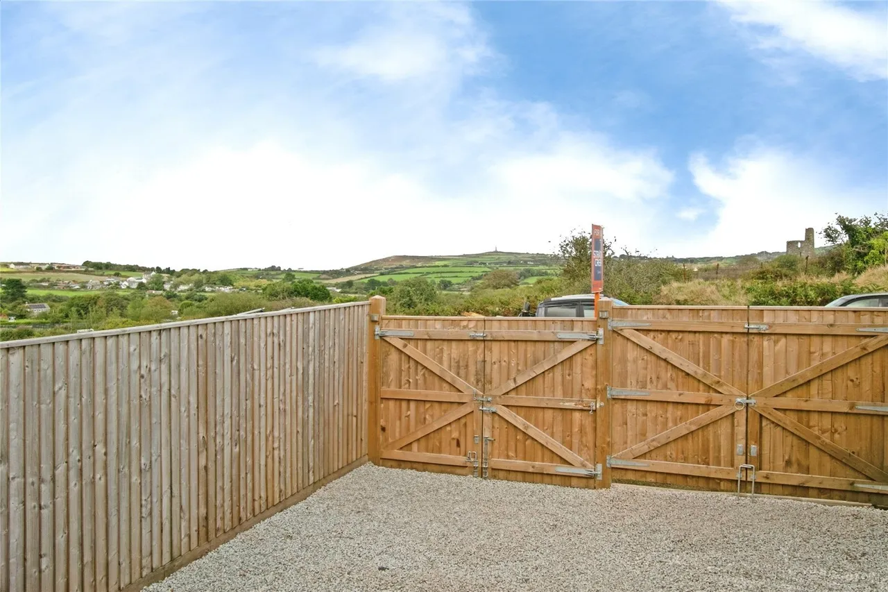 Grenville Gardens, Troon, TR14, photo 4