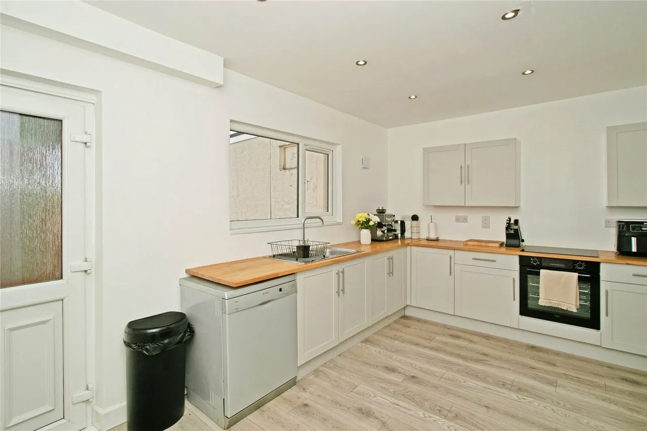 Grenville Gardens, Troon, TR14, photo 5