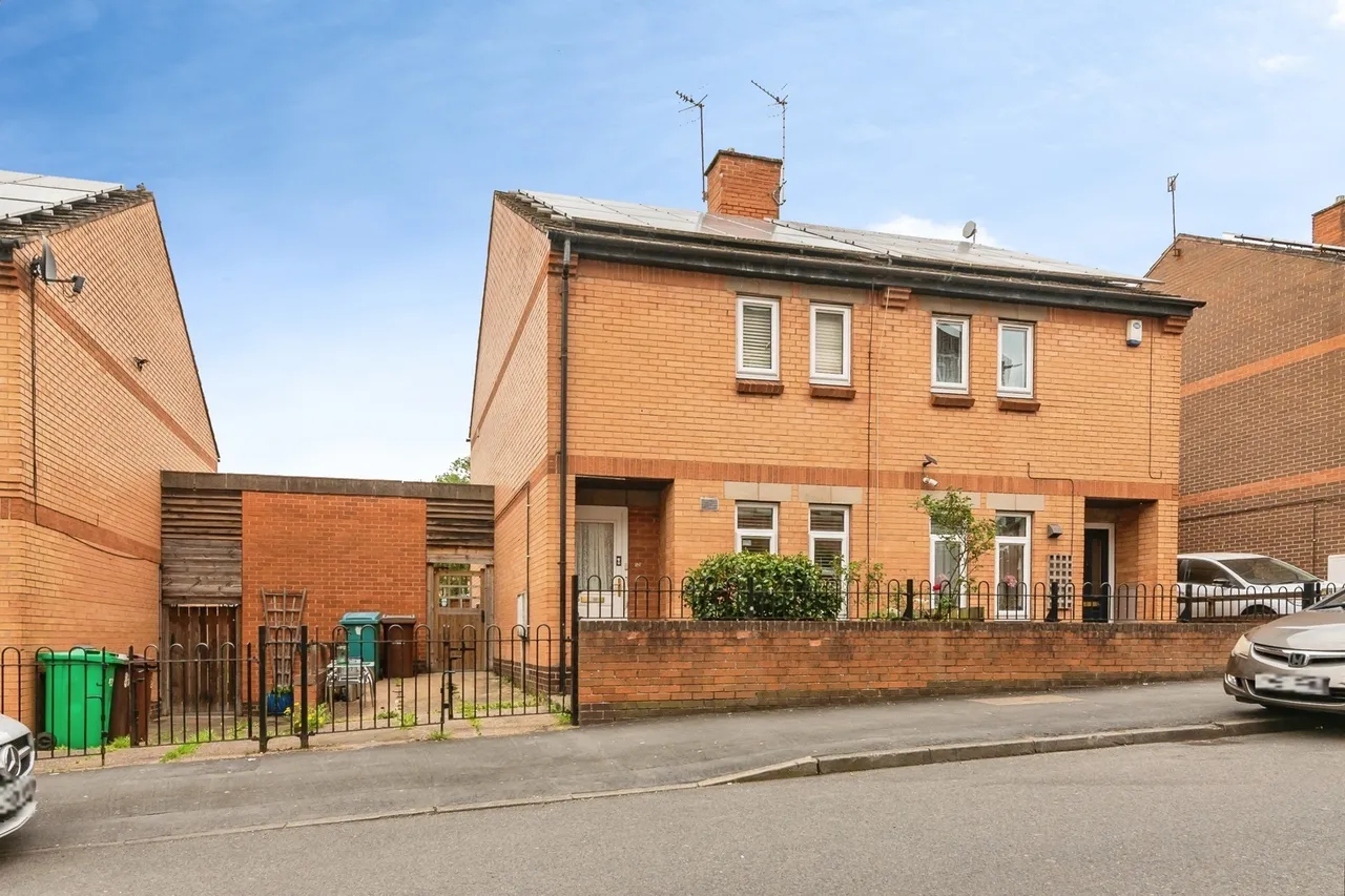 2 bed house for sale — Birkin Avenue, Nottingham, Nottinghamshire, NG7