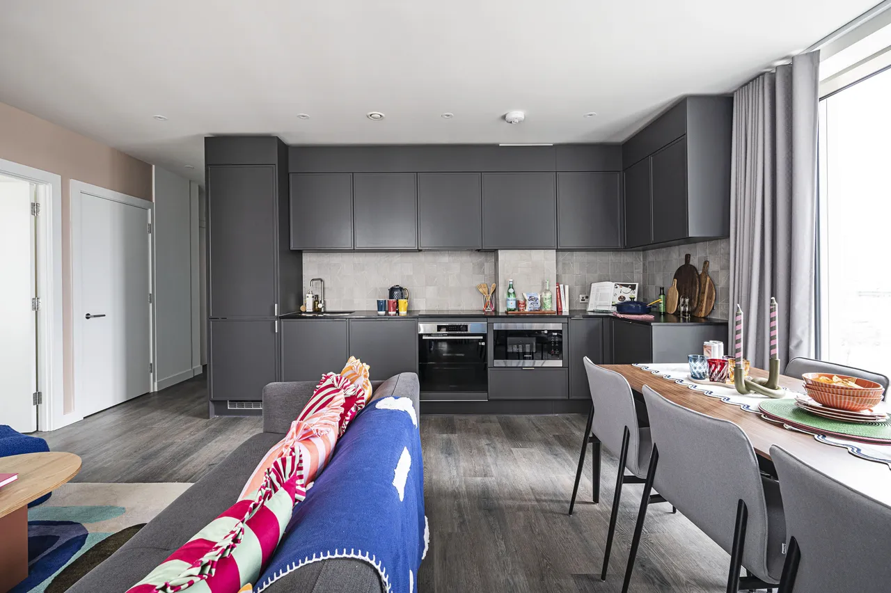 2 bed flat to rent — 3 Sandhu Building, 89-91 Montfichet Road, London