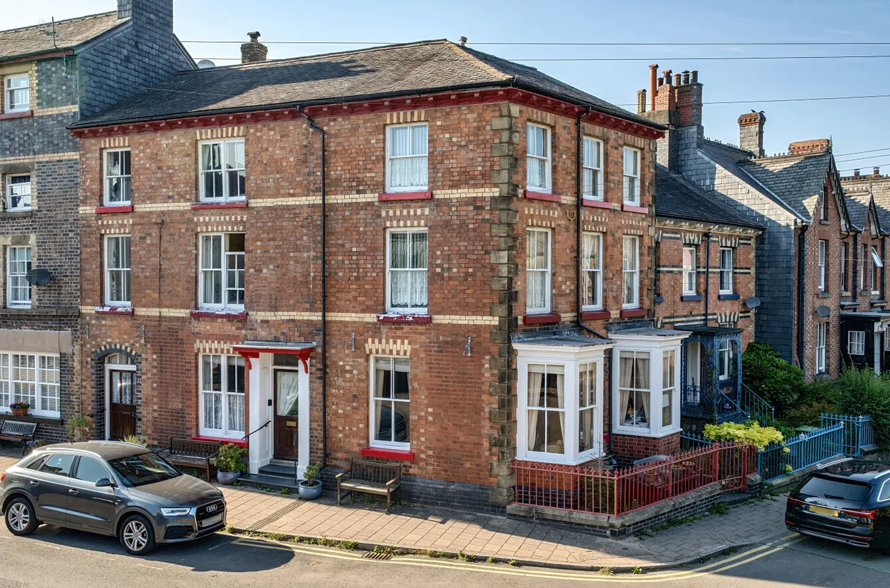 house for sale, Cambrian Place, Llanidloes