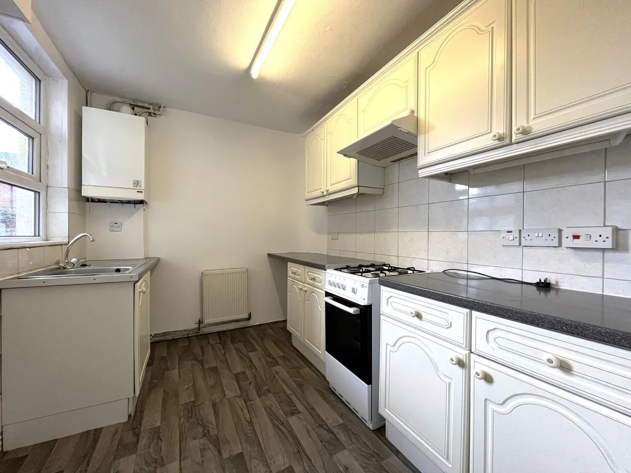 Tonge Moor Road, Tonge Moor, Bolton, BL2, photo 5