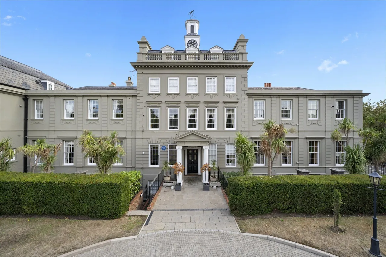 High Street, Esher, KT10, photo 15