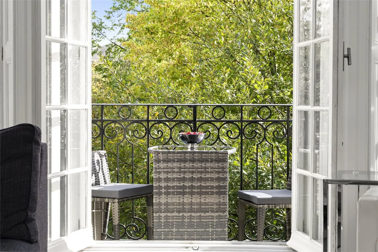 High Street, Esher, KT10, photo 5