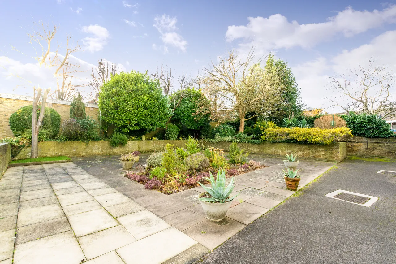 38 Shelburne Court, 3 Carlton Drive, London, photo 4
