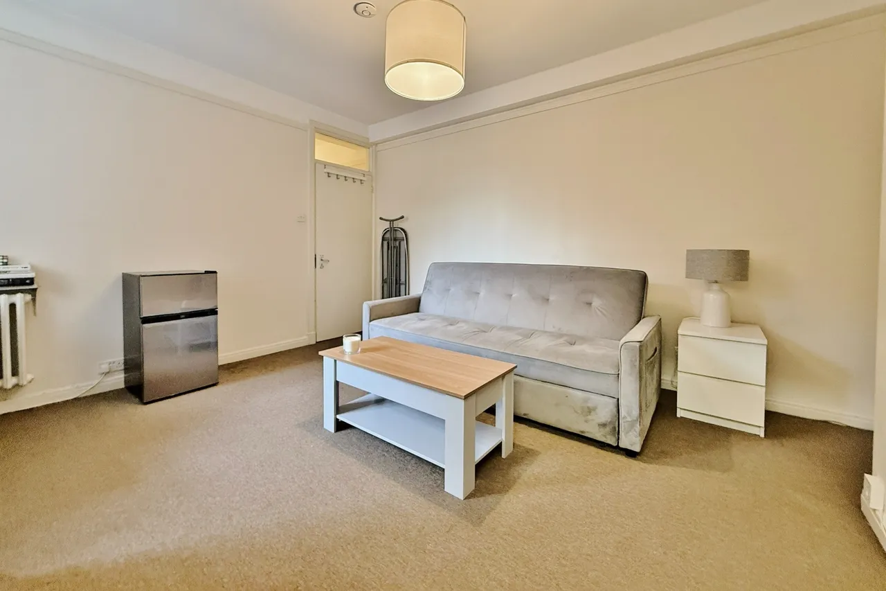 Hammersmith Road, Hammersmith, W6, photo 9