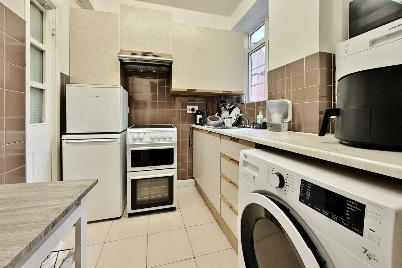 Hammersmith Road, Hammersmith, W6, photo 5