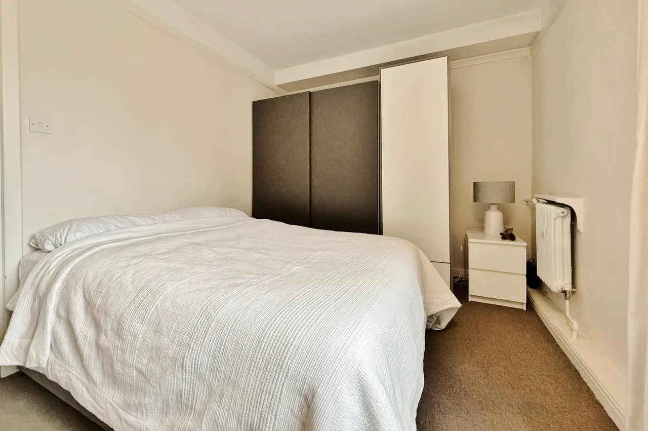 Hammersmith Road, Hammersmith, W6, photo 8