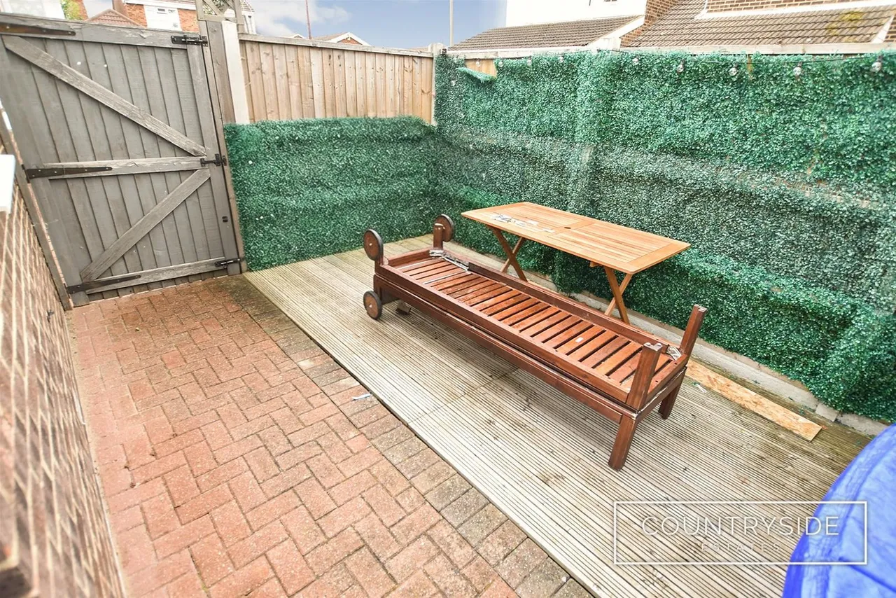 Waterdene, Canvey Island, photo 21