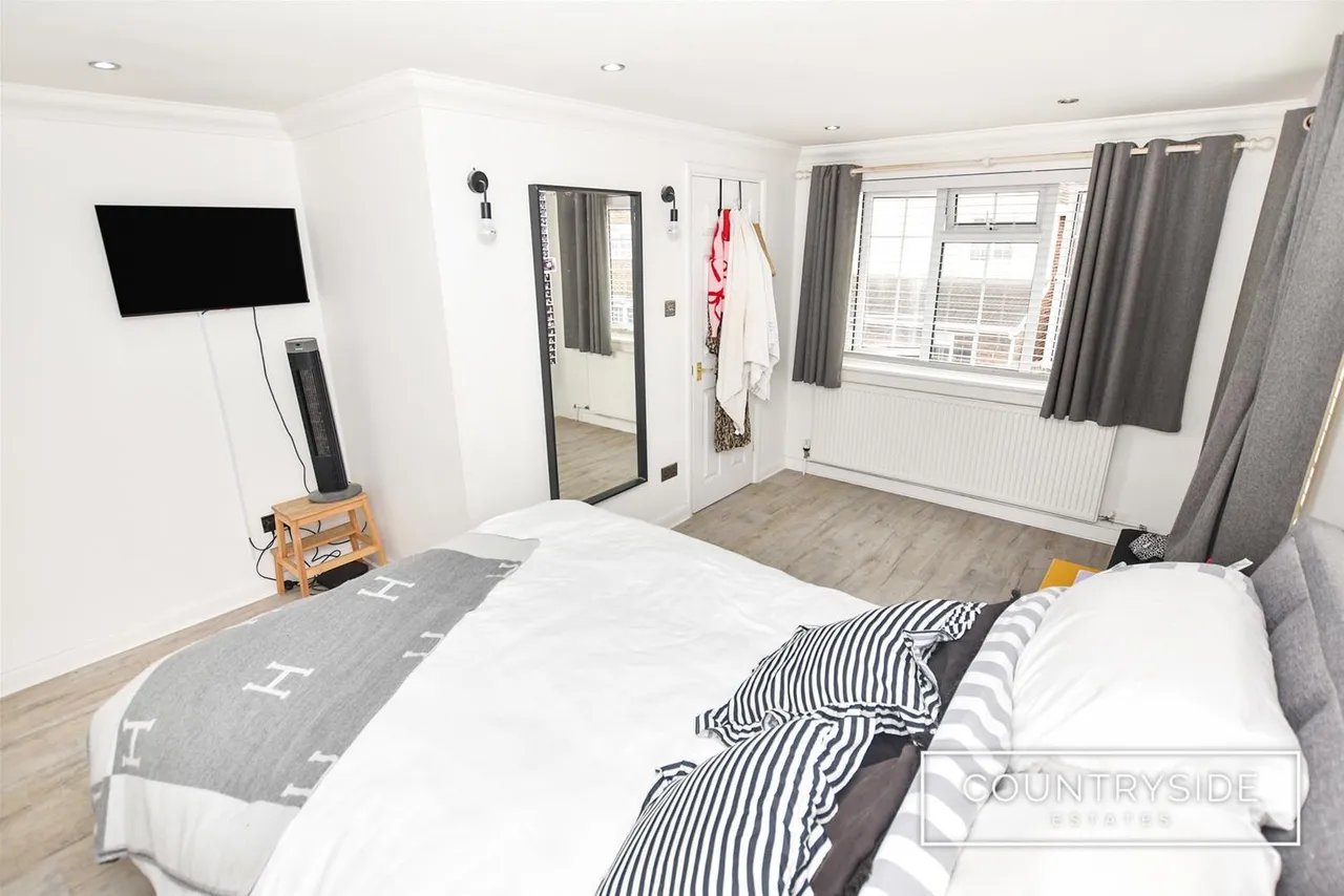 Waterdene, Canvey Island, photo 12