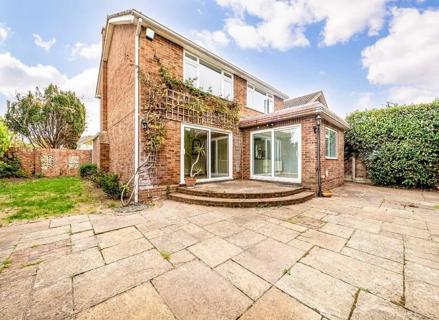 Elizabeth Gardens, Sunbury-On-Thames, TW16, photo 4
