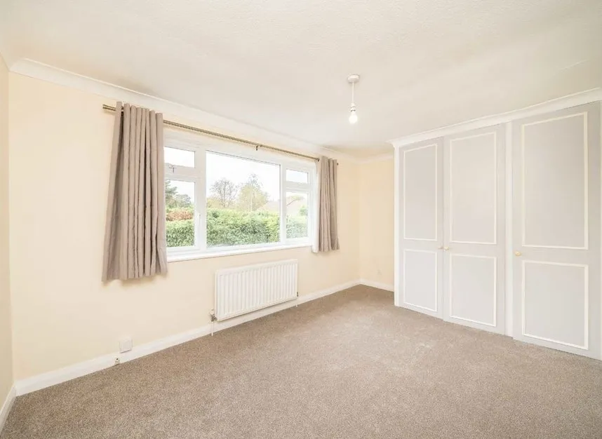 Elizabeth Gardens, Sunbury-On-Thames, TW16, photo 10