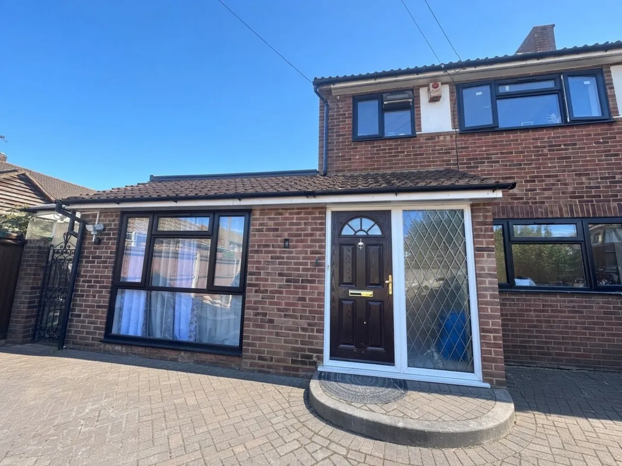 2 bed flat to rent, Conway Road, Feltham