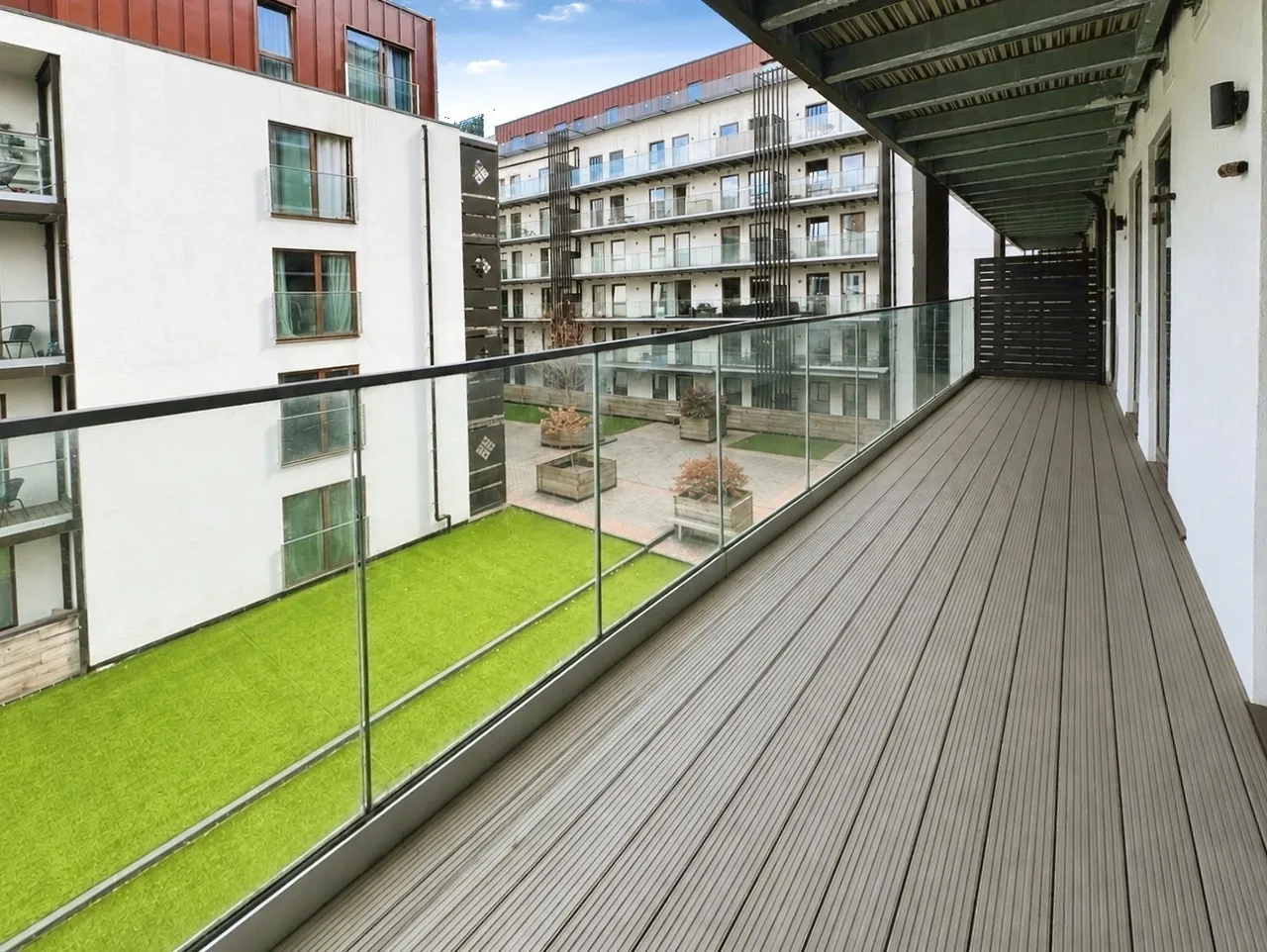 2 bed flat for sale, Farnborough Road, Farnborough, GU14