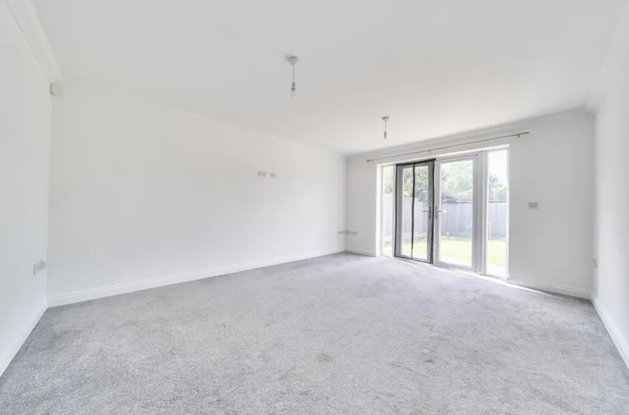 Witham Road, Romford, RM2, photo 2