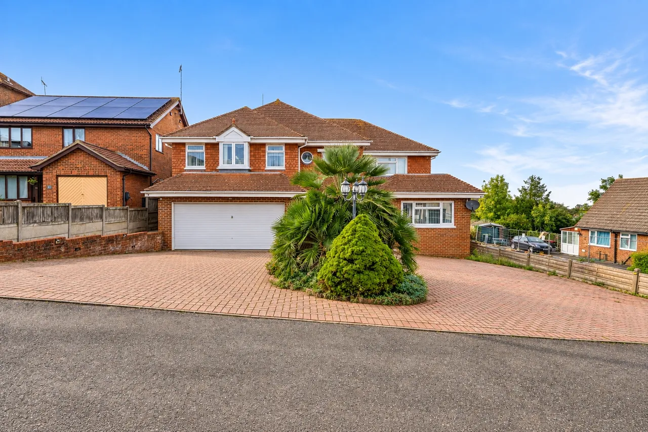 5 bed house for sale, Bayview Road, Whitstable, CT5