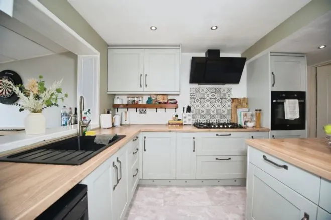 Lewis Drive, Caerphilly, photo 2