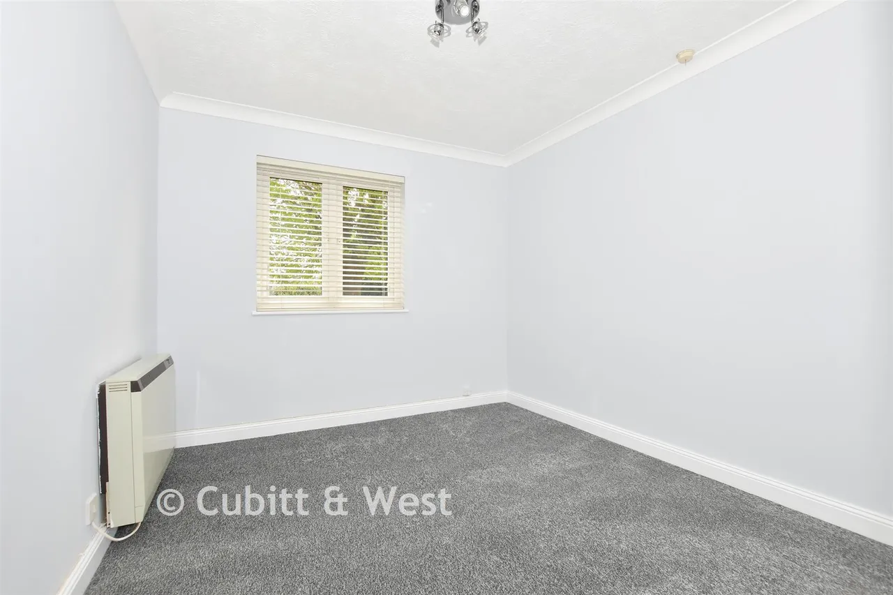 Brighton Road, Crawley, RH11, photo 10