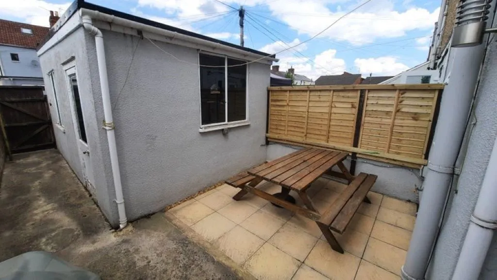 Ipswich Street, Swindon, SN2, photo 10