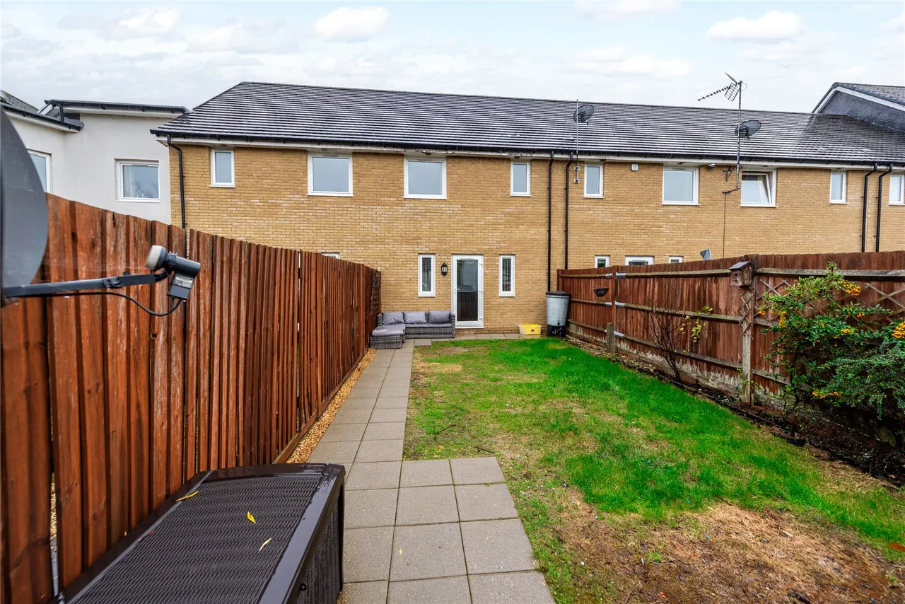 Top Fair Furlong, Redhouse Park, MK14, photo 12