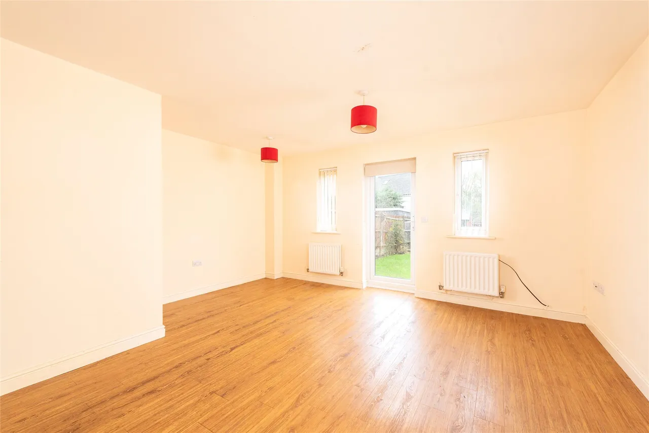 Top Fair Furlong, Redhouse Park, MK14, photo 2