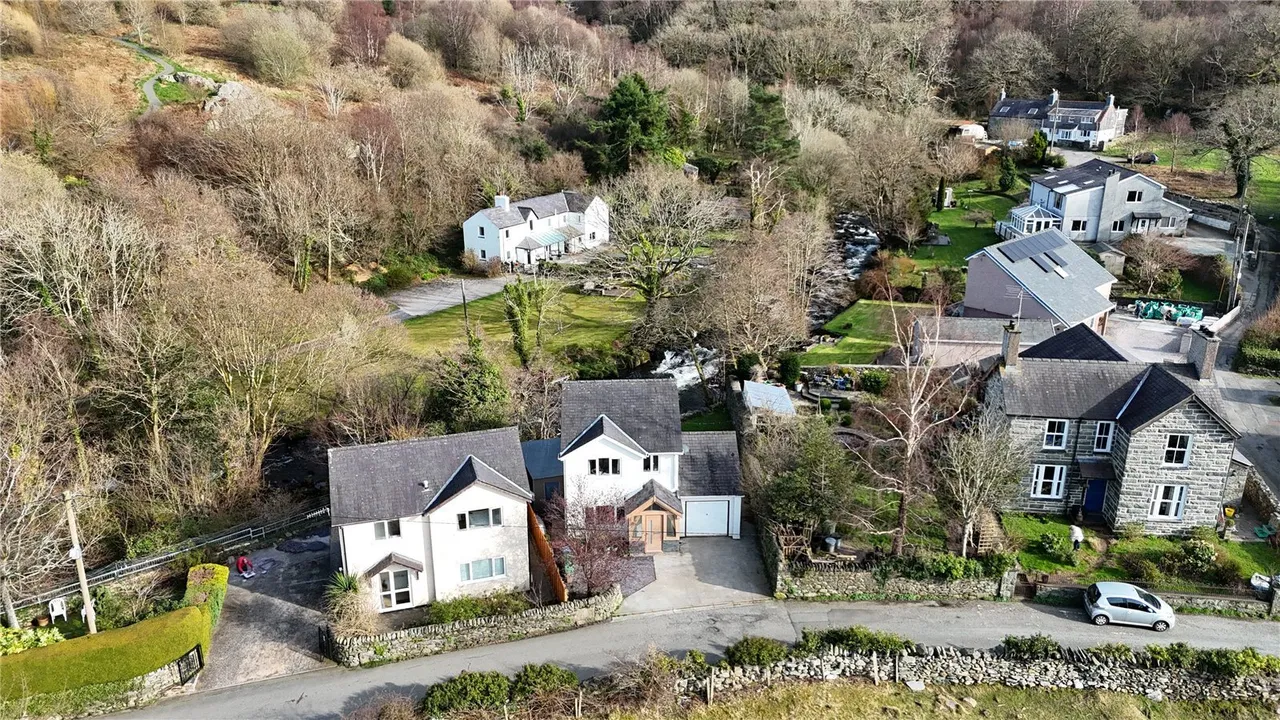 Swn Y Dwr, Bethesda, LL57, photo 22