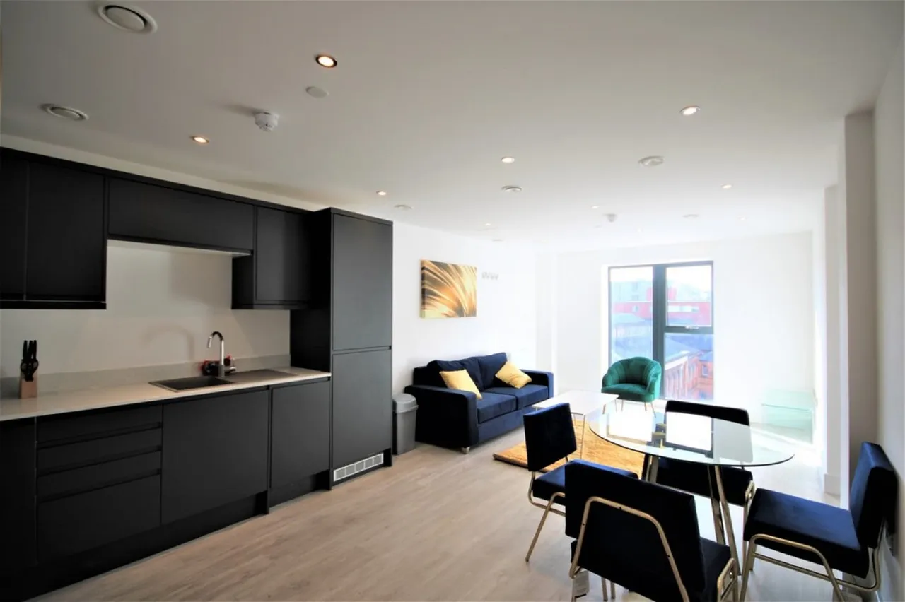 2 bed flat to rent — Severn House, Severn Street, Birmingham, B1