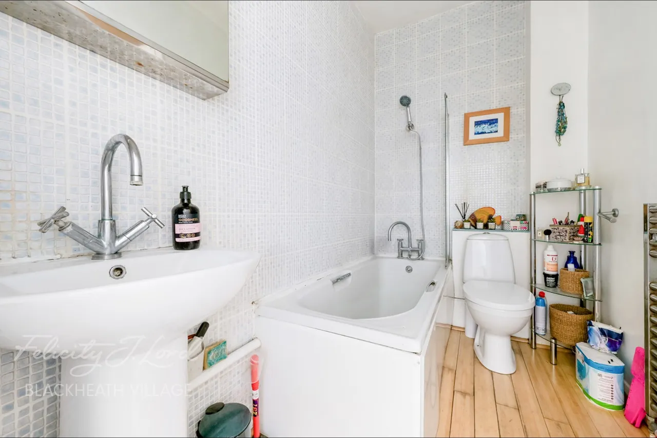Lee High Road, London, SE12, photo 10