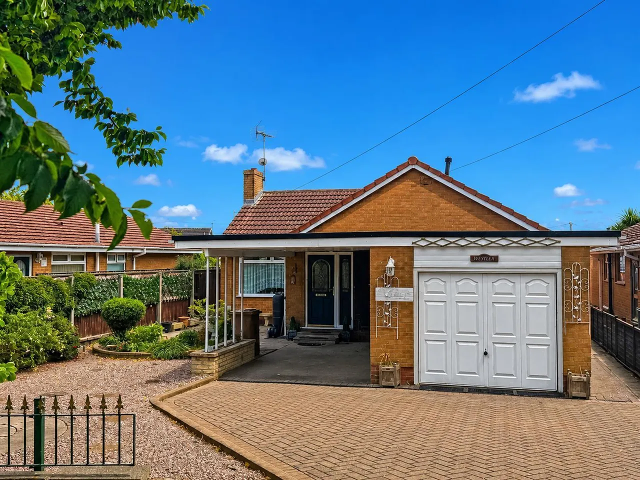 2 bed house for sale — Willerby Low Road, Cottingham