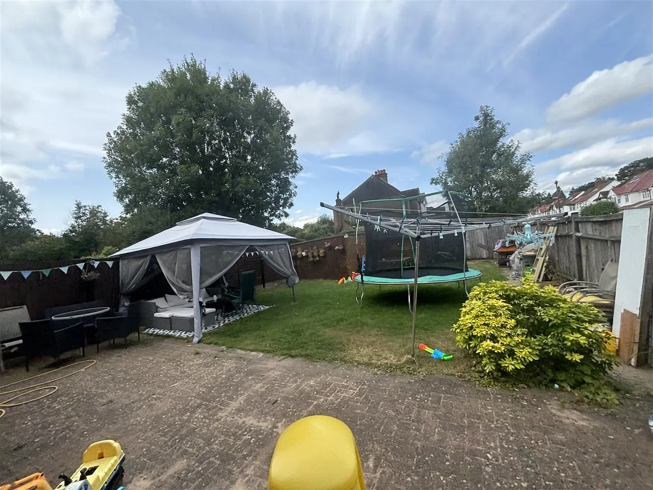 Whitchurch Gardens, Edgware, photo 10
