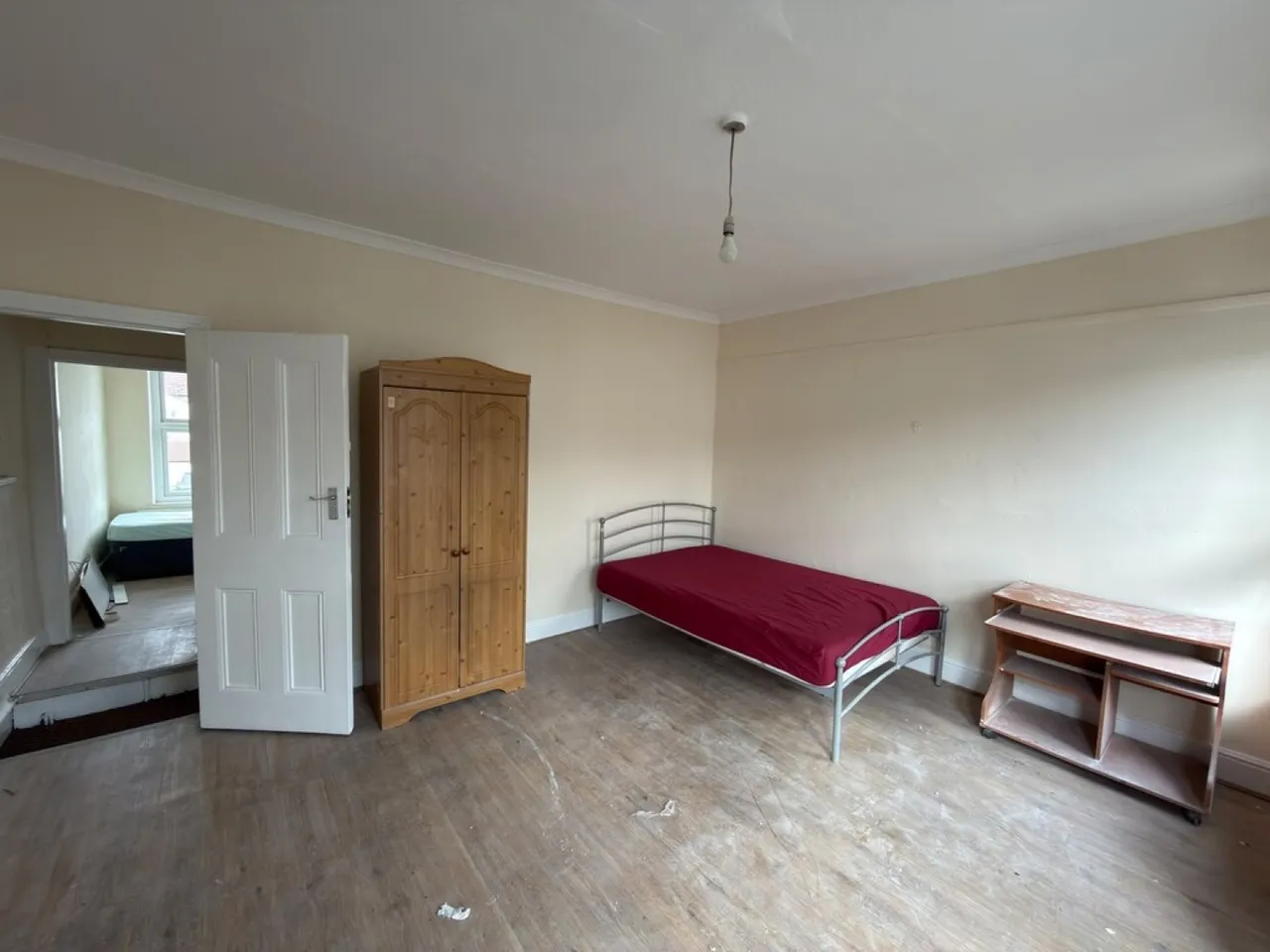 Oswald Road , Southall, Middlesex, photo 10