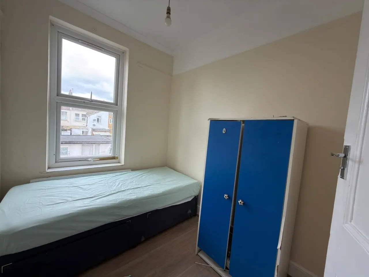 Oswald Road , Southall, Middlesex, photo 11