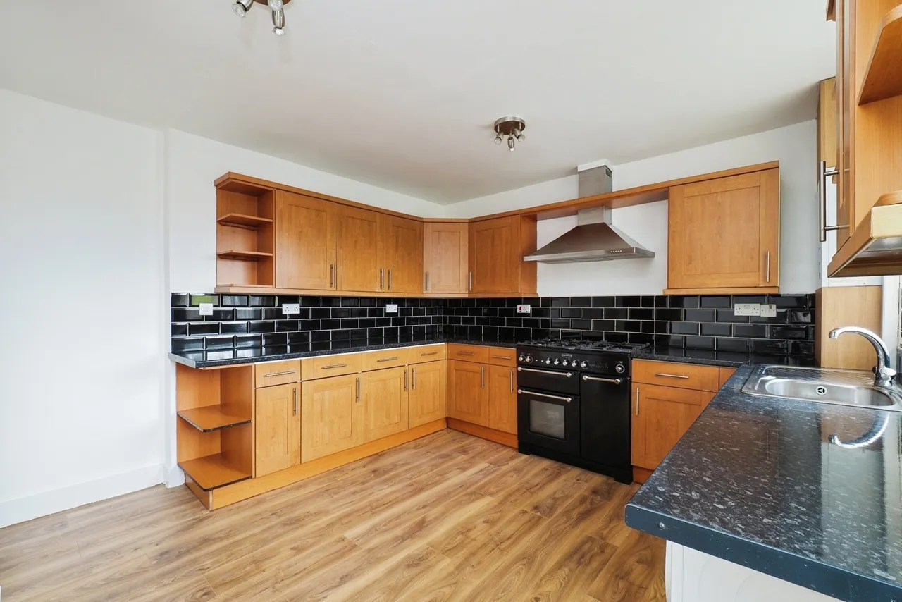 Granton Avenue, Clifton, Nottingham, NG11, photo 5